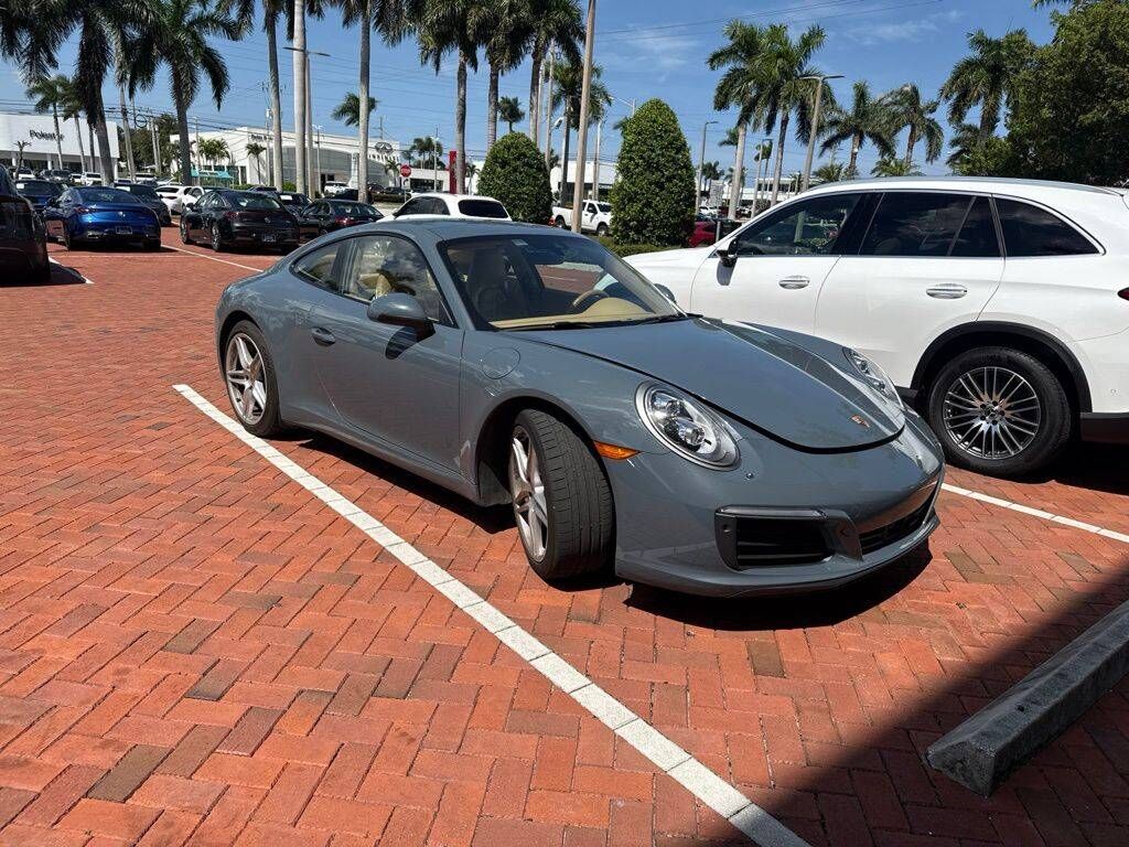 2017 PORSCHE 911