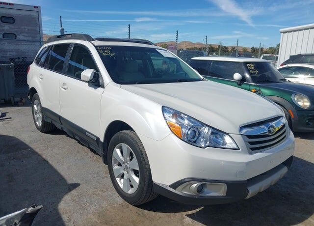 2011 SUBARU Outback