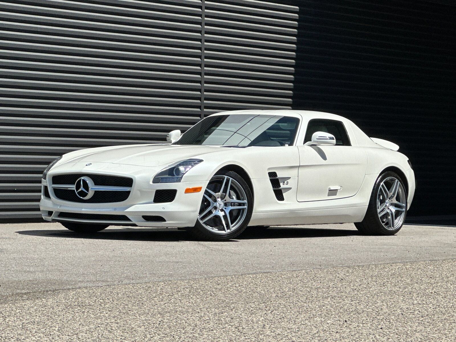 2011 MERCEDES-BENZ SLS-Class