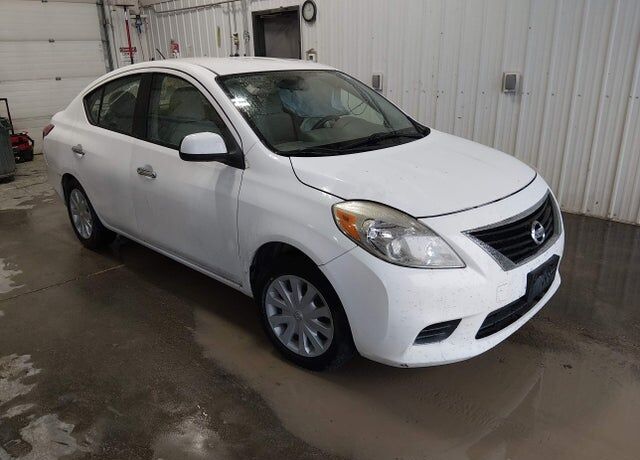 2012 NISSAN Versa