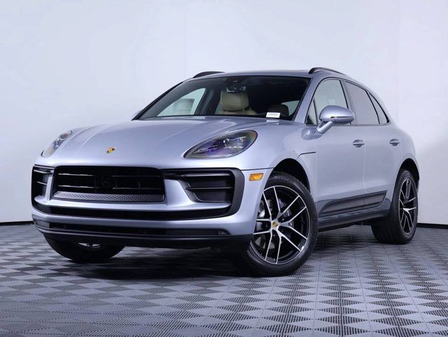 2026 PORSCHE Macan