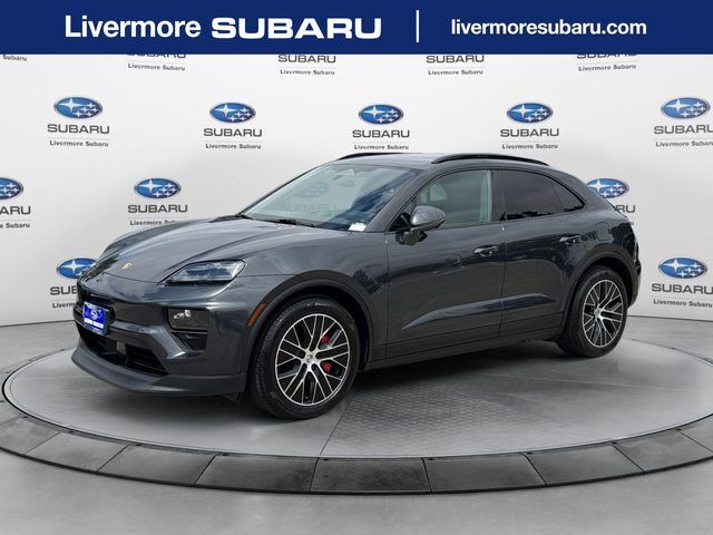 2025 PORSCHE Macan