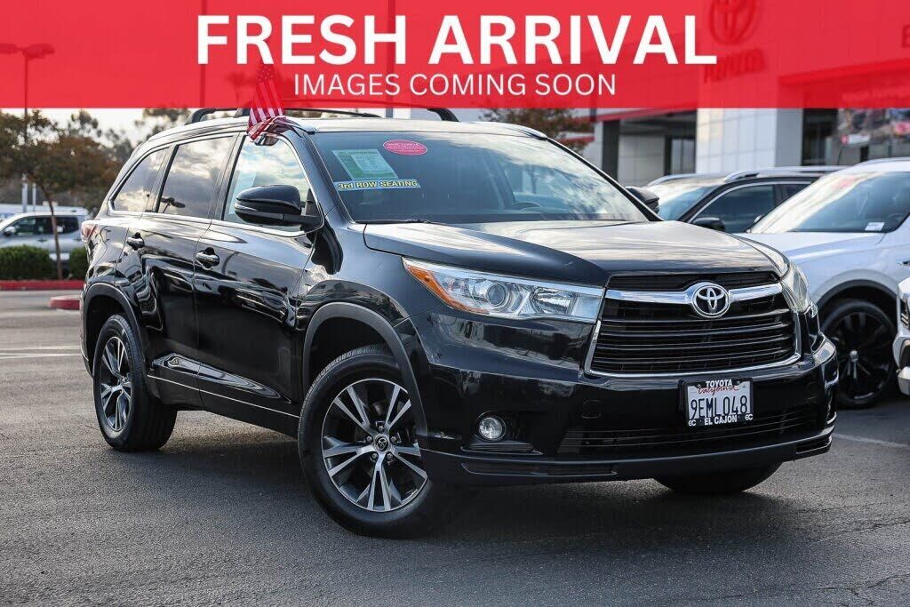 2016 TOYOTA Highlander