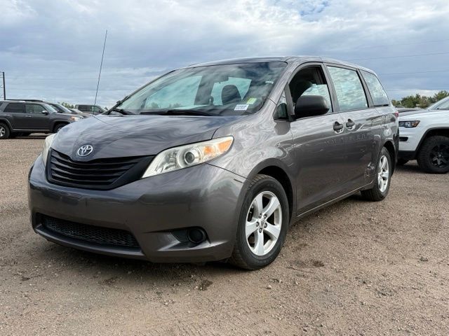 2011 TOYOTA Sienna