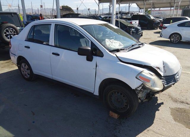 2011 NISSAN Versa