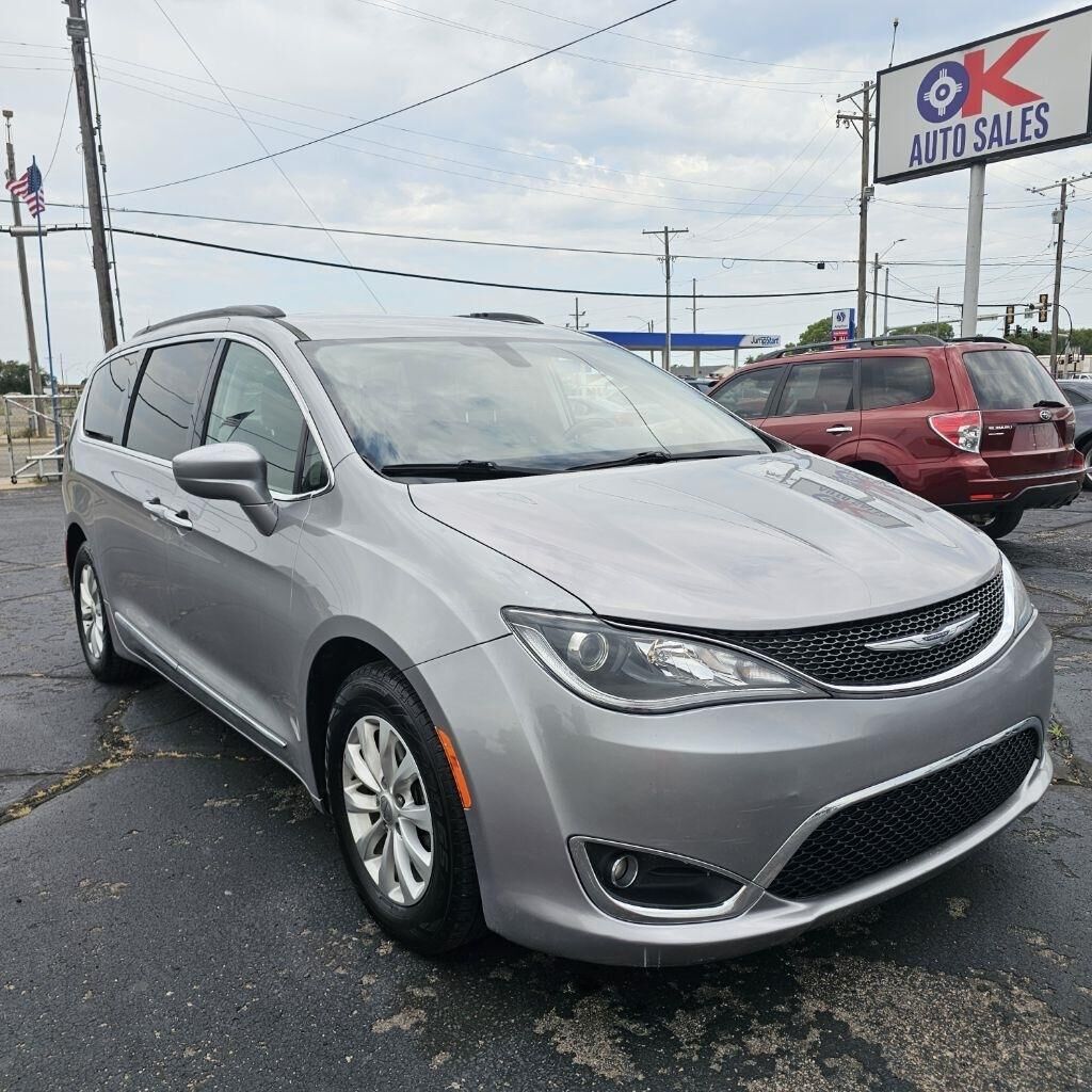 2017 CHRYSLER Pacifica