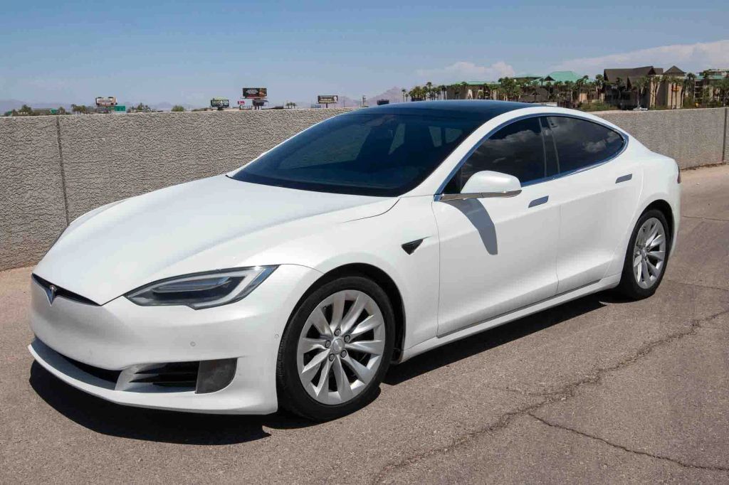 2016 TESLA Model S