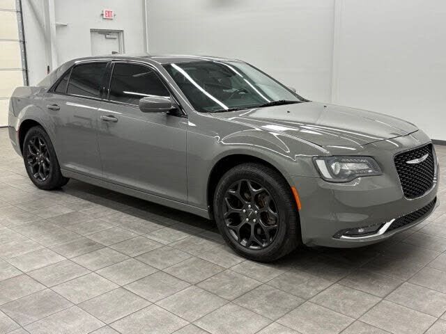 2019 CHRYSLER 300