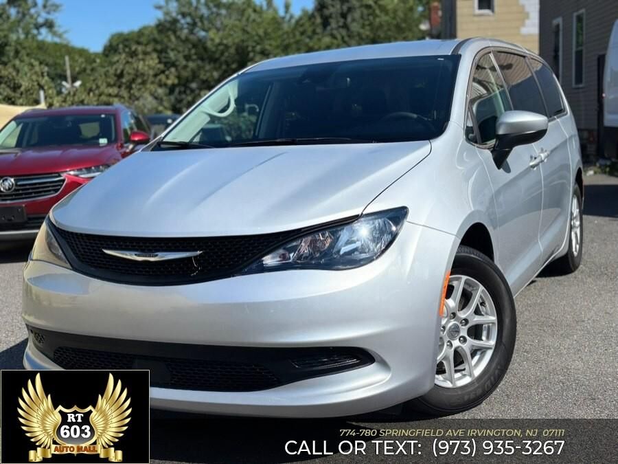 2023 CHRYSLER Voyager