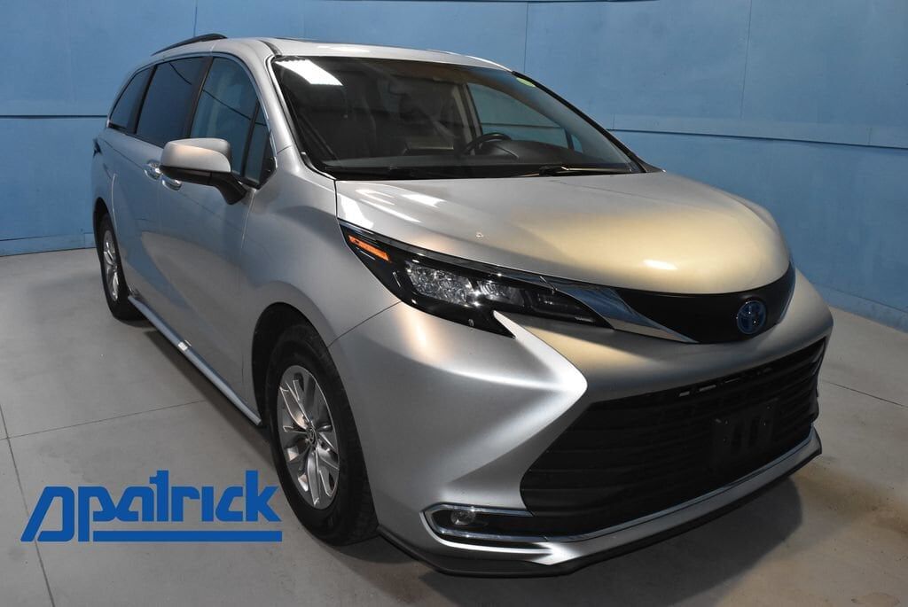 2024 TOYOTA Sienna