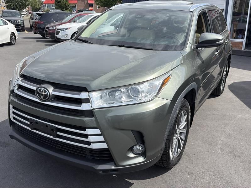 2019 TOYOTA Highlander