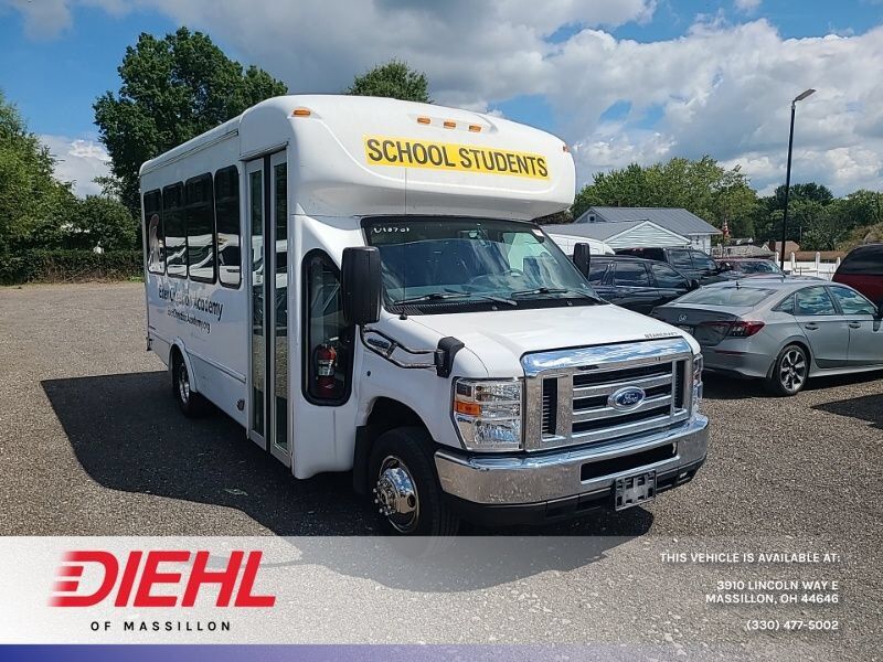2017 FORD E-350