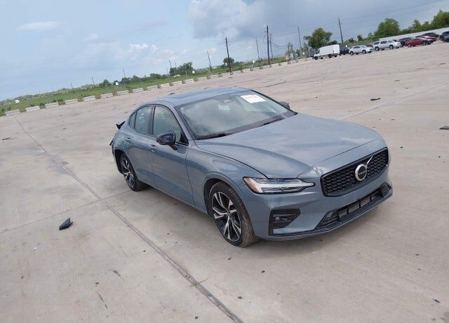 2024 VOLVO S60