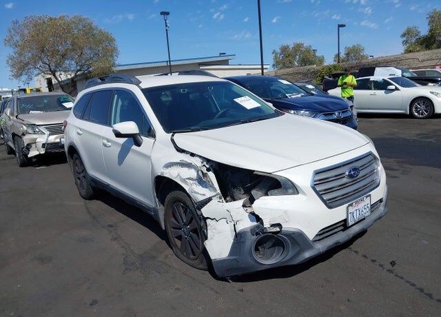 2015 SUBARU Outback