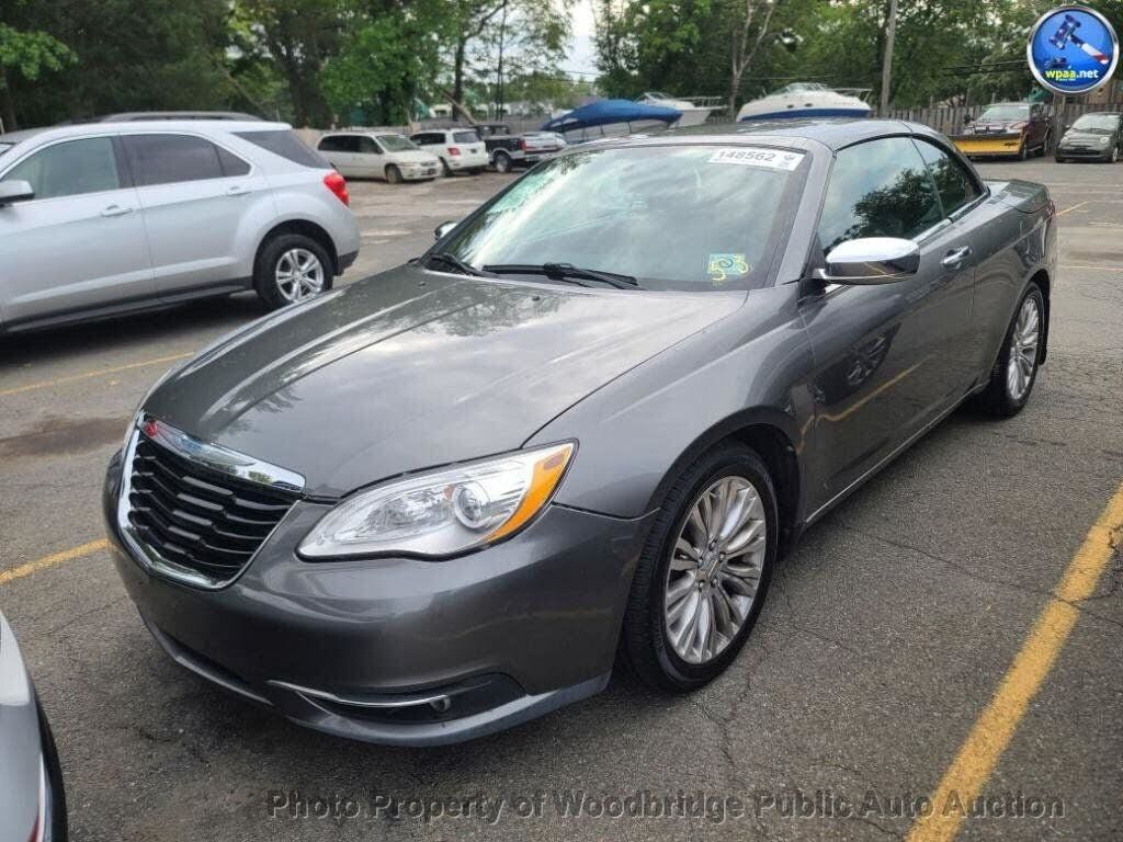 2013 CHRYSLER 200