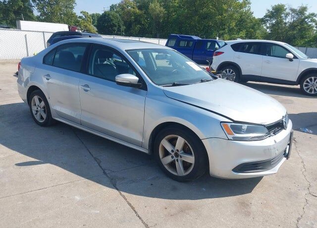 2012 VOLKSWAGEN Jetta