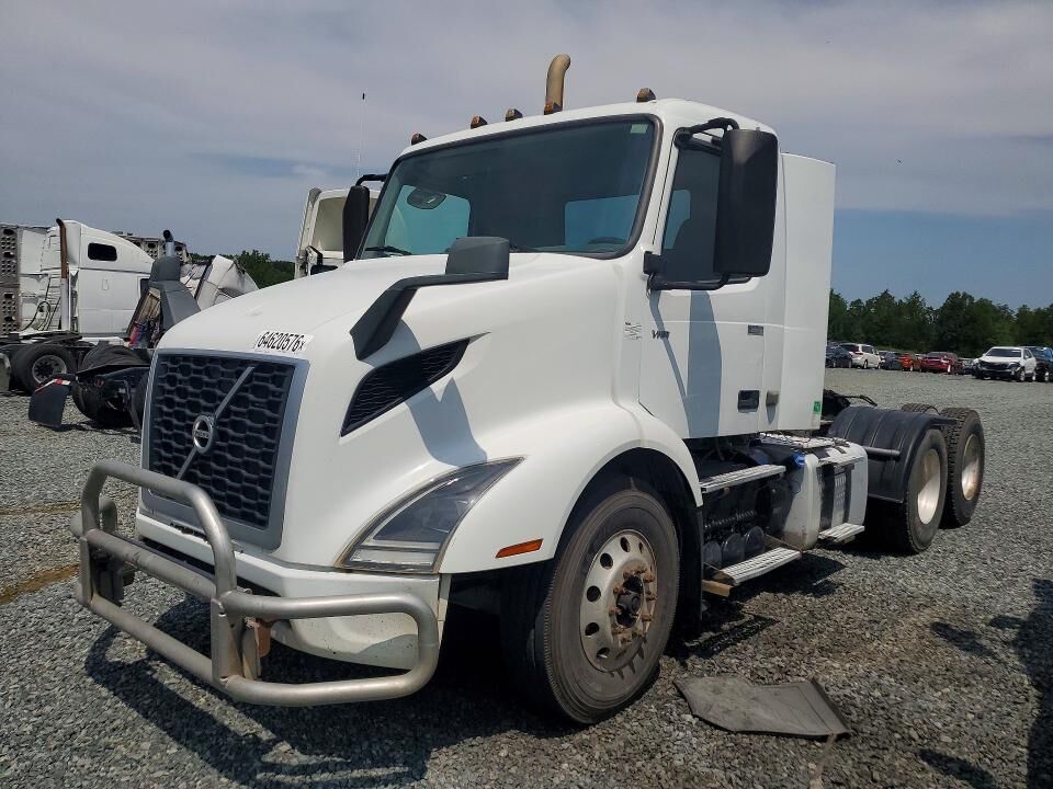 2020 VOLVO TRUCK VNR