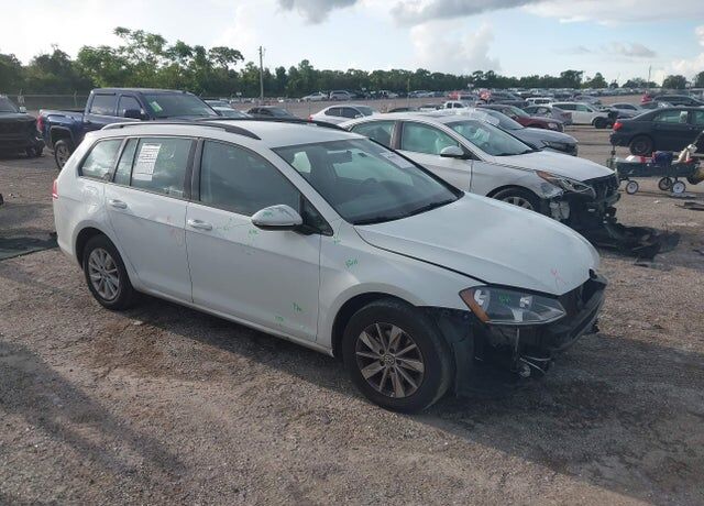 2017 VOLKSWAGEN Golf SportWagen