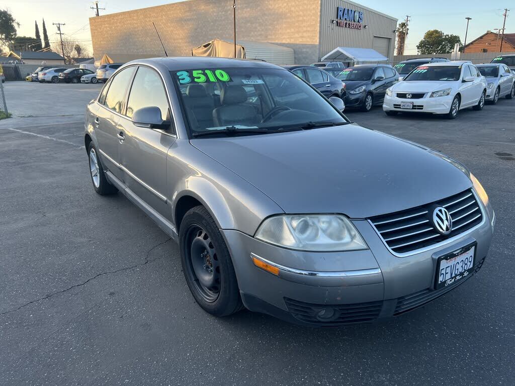 2004 VOLKSWAGEN Passat