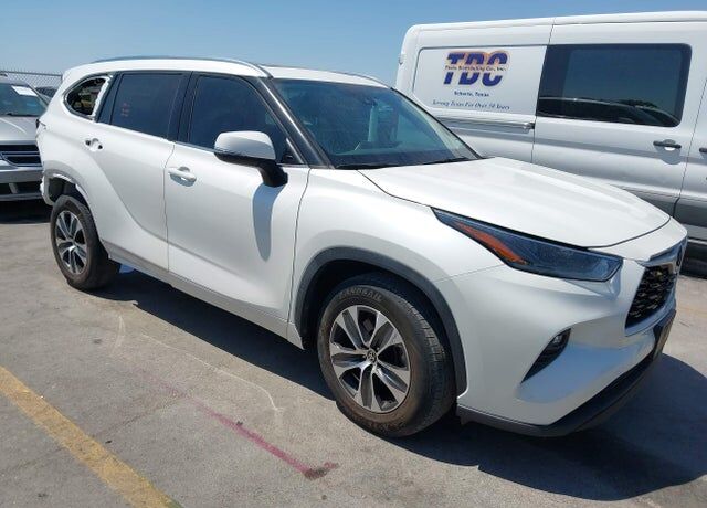 2021 TOYOTA Highlander