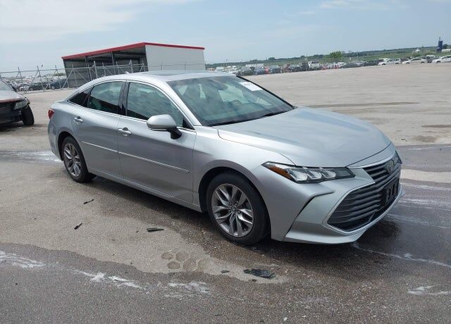 2020 TOYOTA Avalon