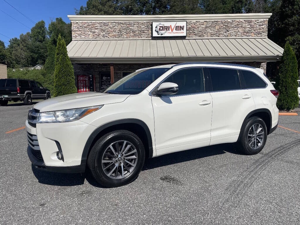 2017 TOYOTA Highlander