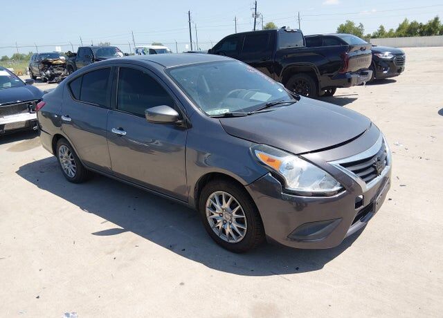 2019 NISSAN Versa