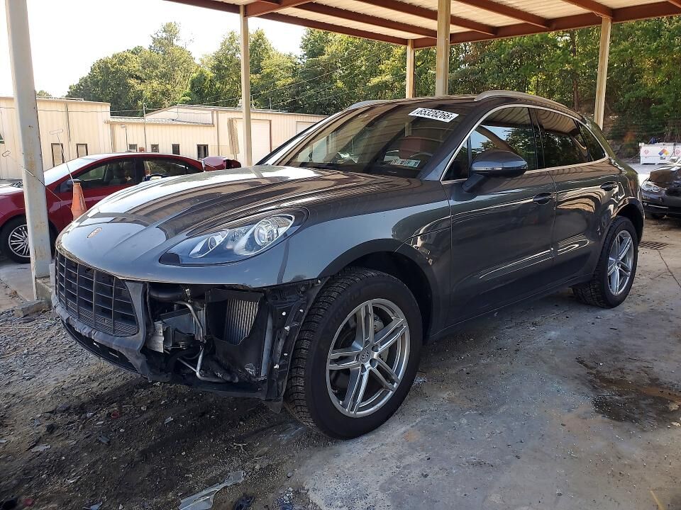 2016 PORSCHE Macan