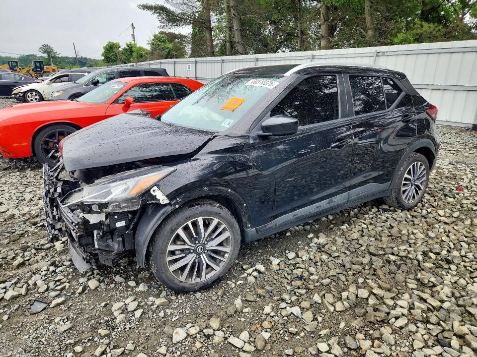 2021 NISSAN Kicks