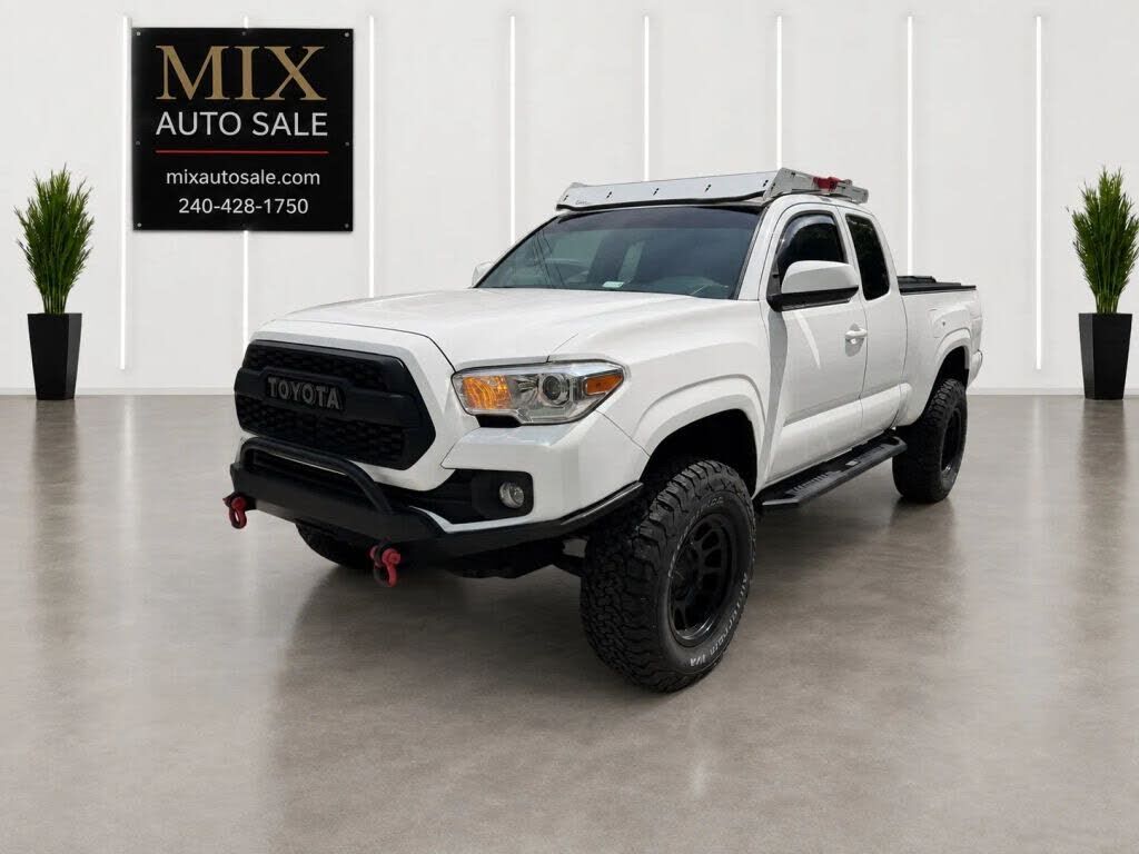 2017 TOYOTA Tacoma