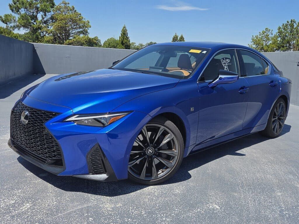 2025 LEXUS IS