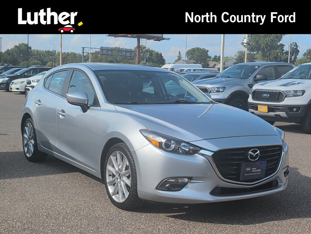 2017 MAZDA Mazda3