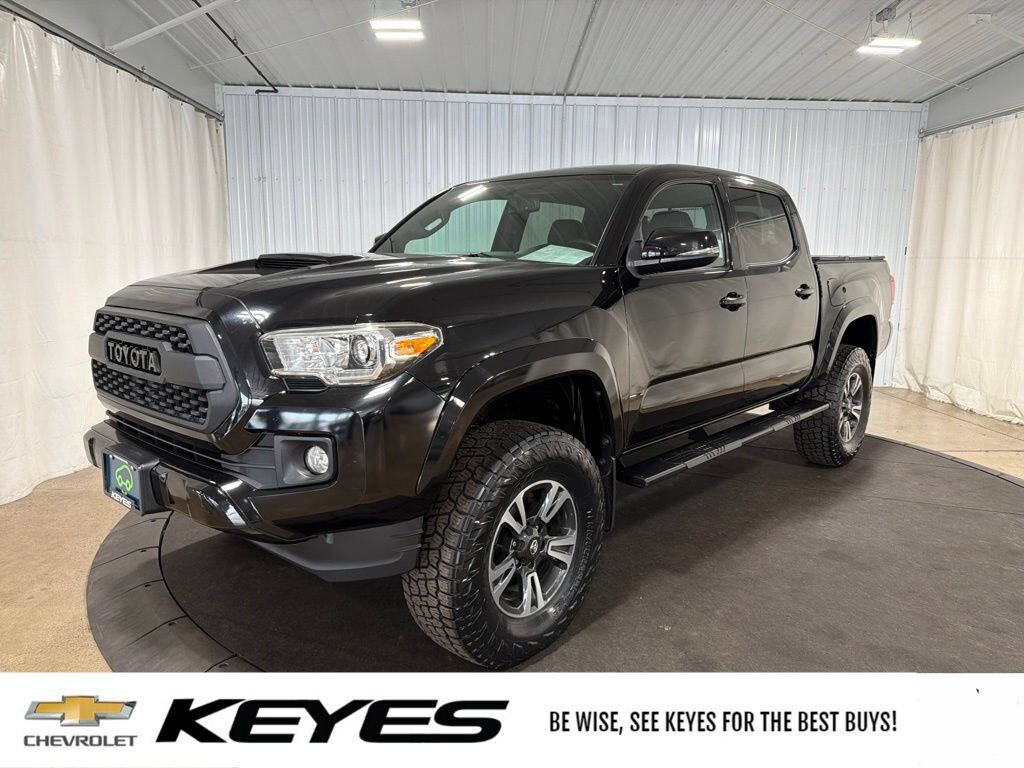 2017 TOYOTA Tacoma