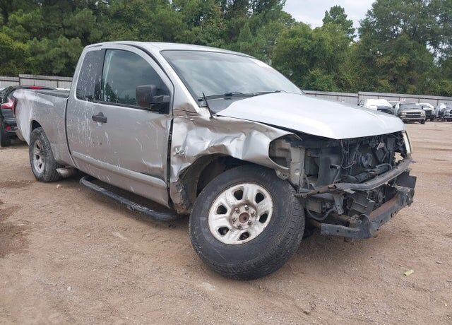 2004 NISSAN Titan