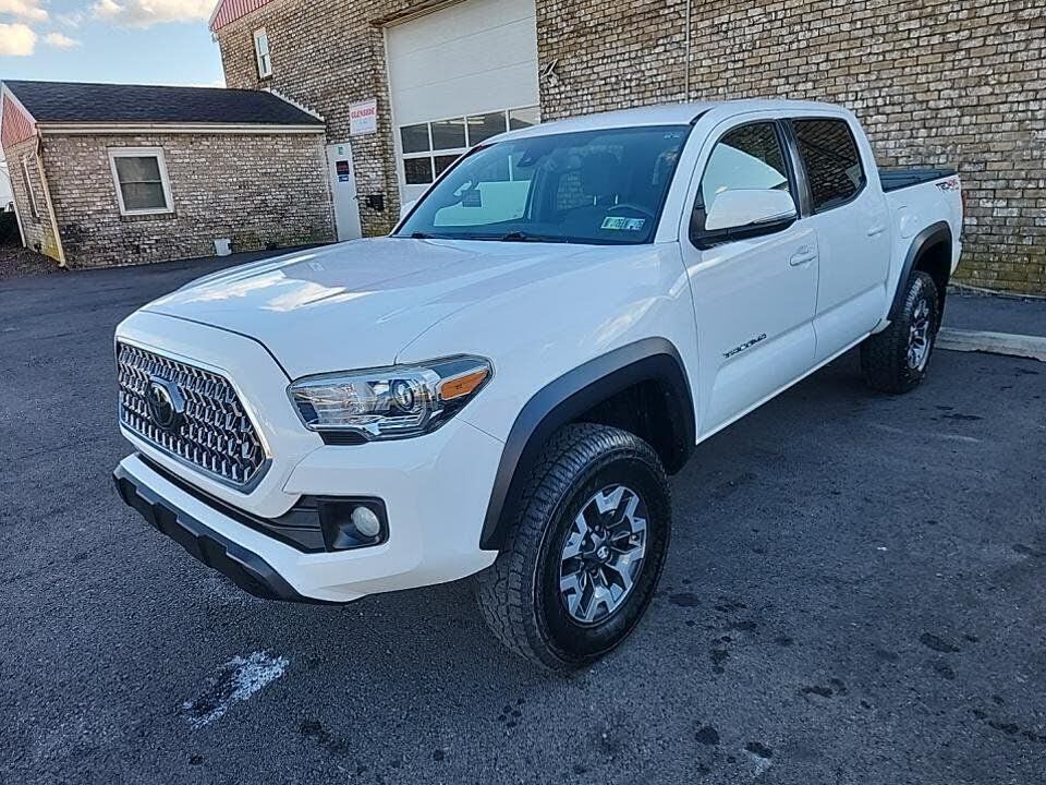 2019 TOYOTA Tacoma