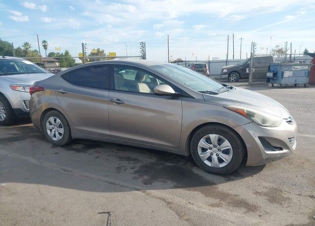2016 HYUNDAI Elantra