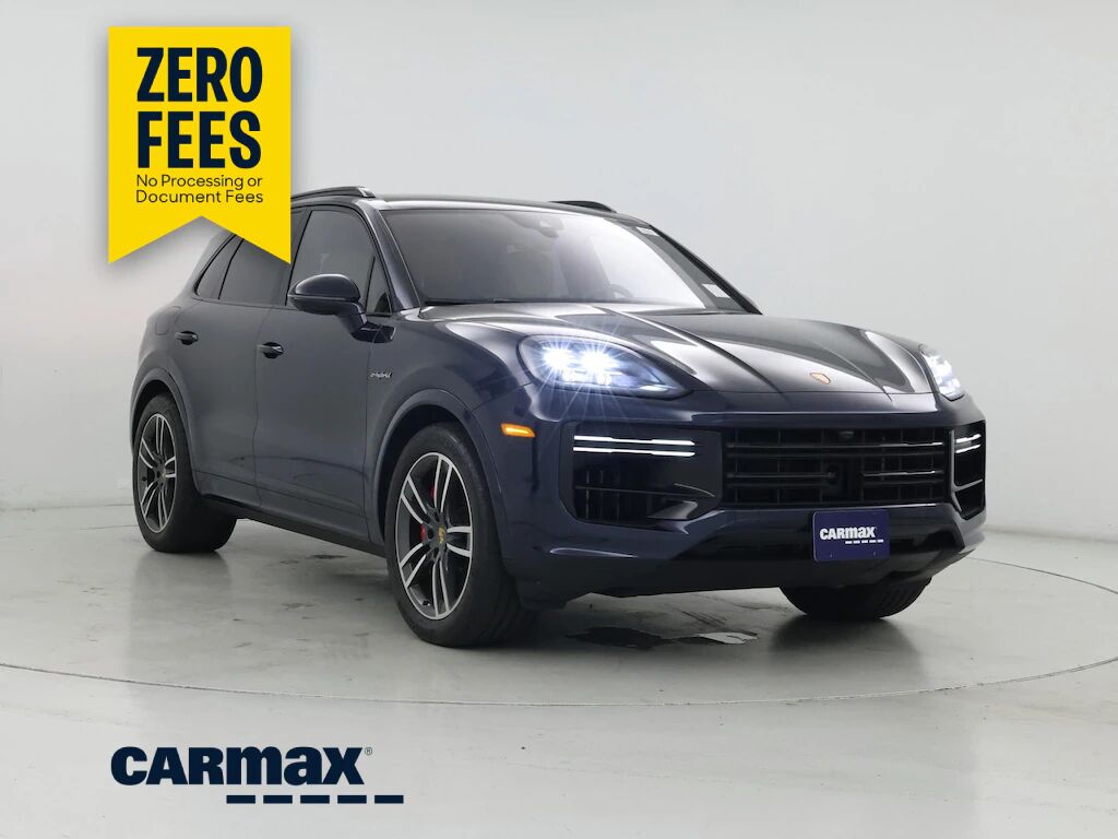 2024 PORSCHE Cayenne