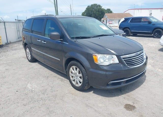 2016 CHRYSLER Town and Country