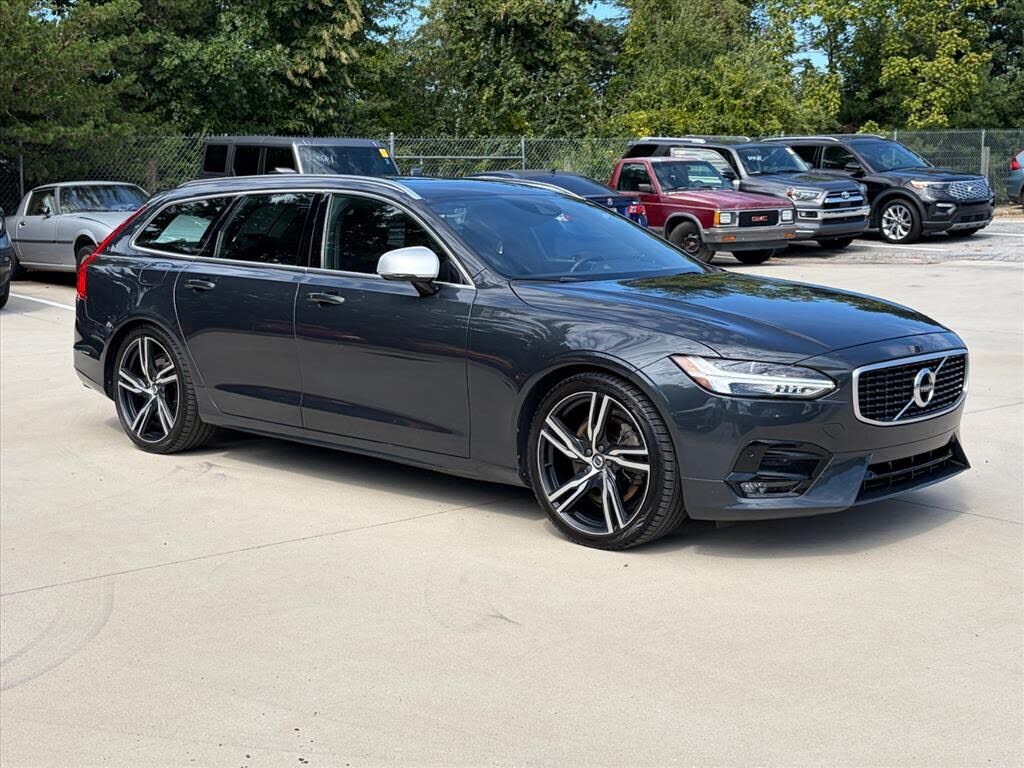2019 VOLVO V90