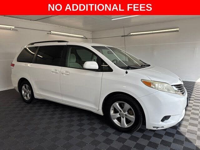 2014 TOYOTA Sienna