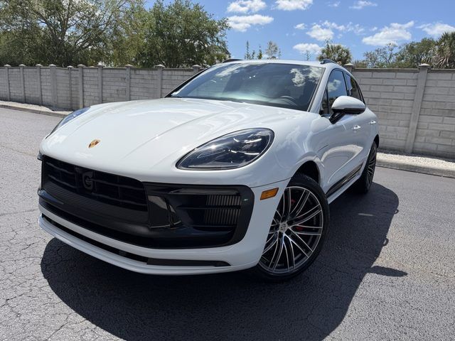 2026 PORSCHE Macan