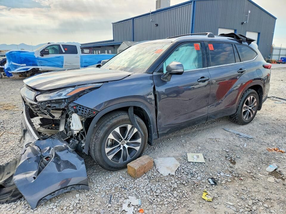 2020 TOYOTA Highlander