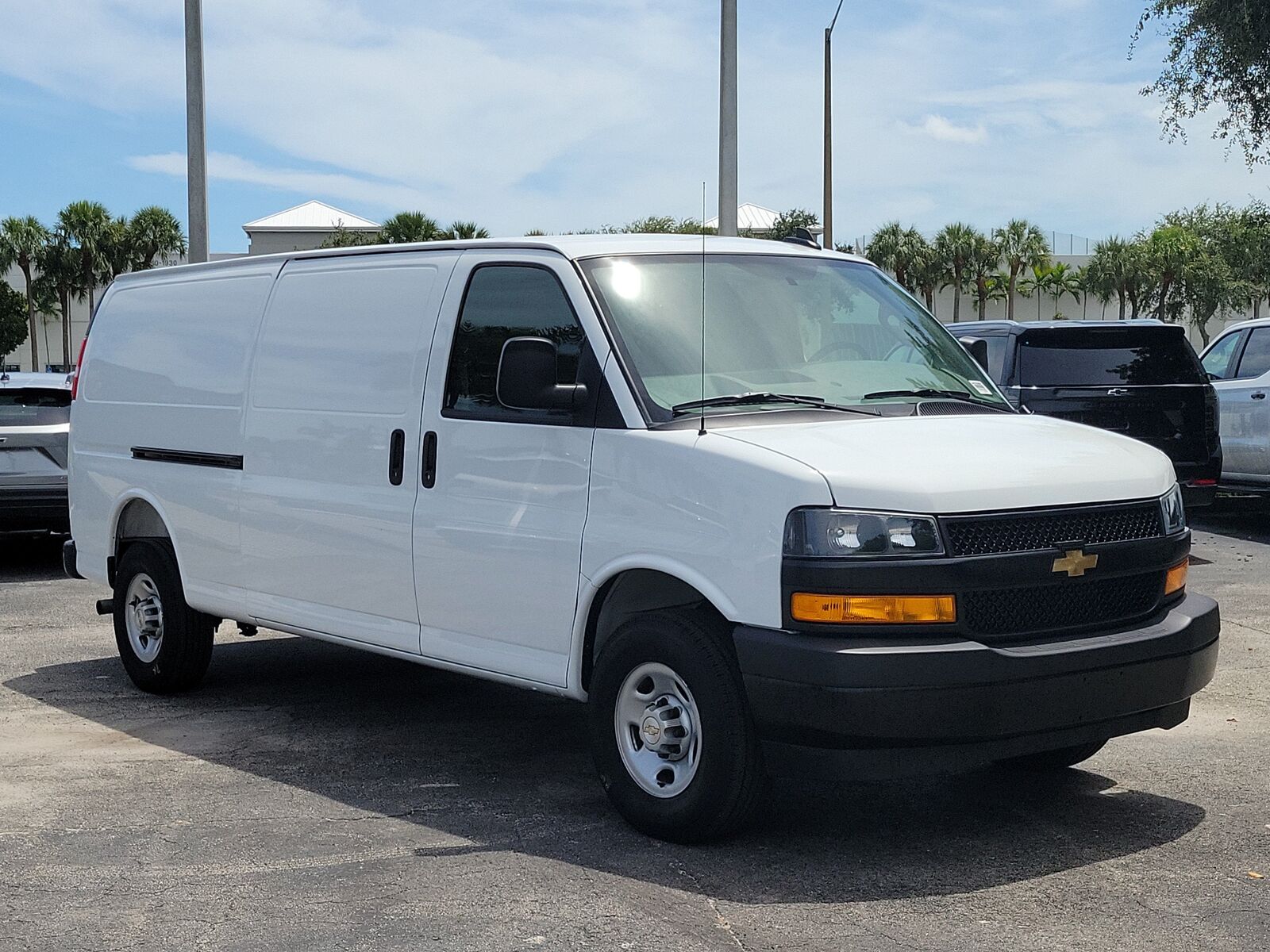 2025 CHEVROLET Express