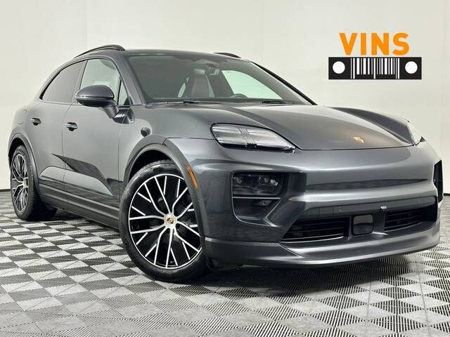 2024 PORSCHE Macan