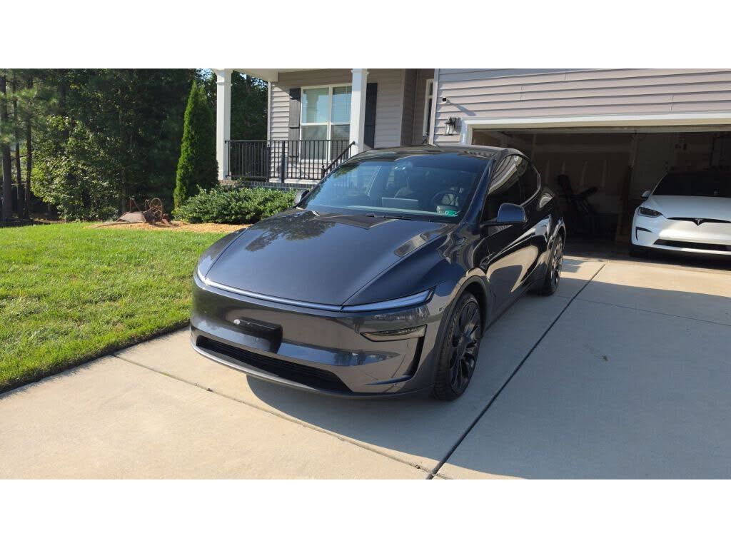 2026 TESLA Model Y