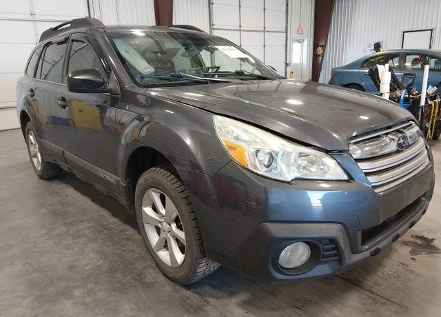 2014 SUBARU Outback