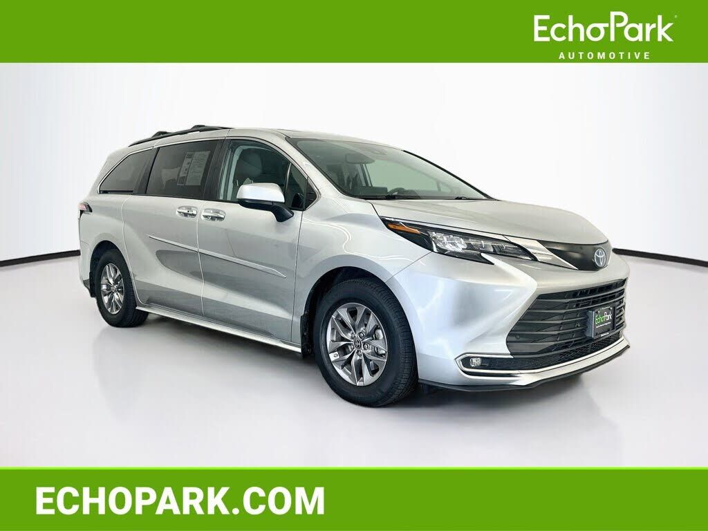 2024 TOYOTA Sienna
