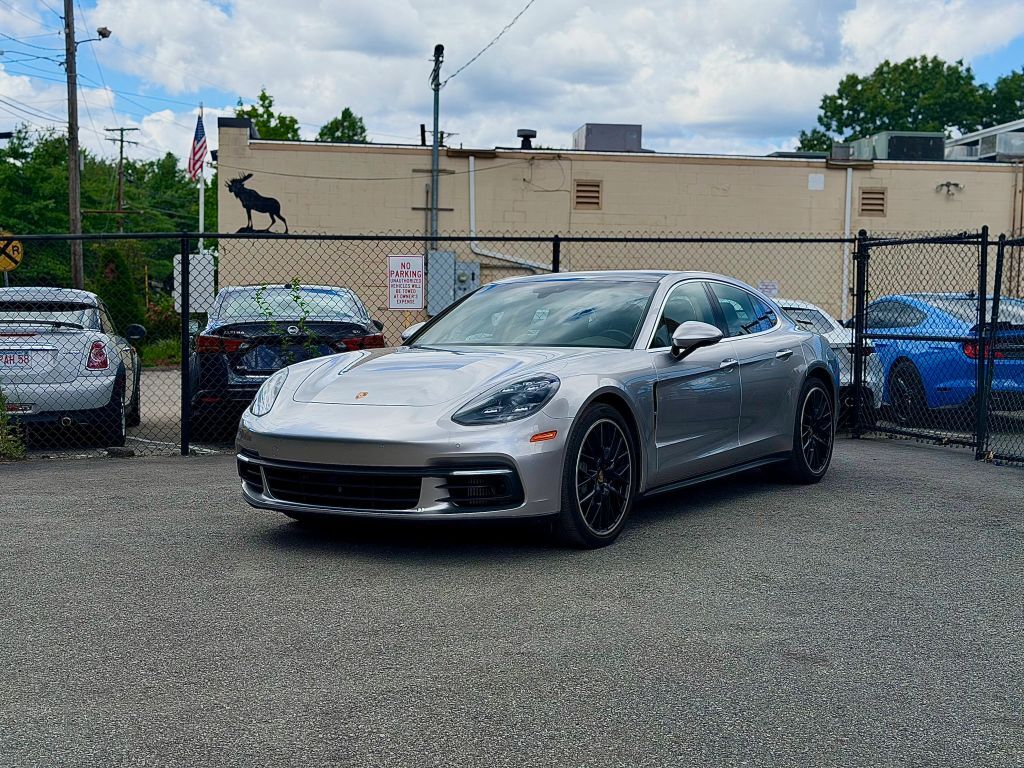2018 PORSCHE Panamera