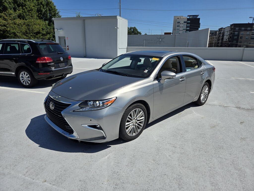 2016 LEXUS ES
