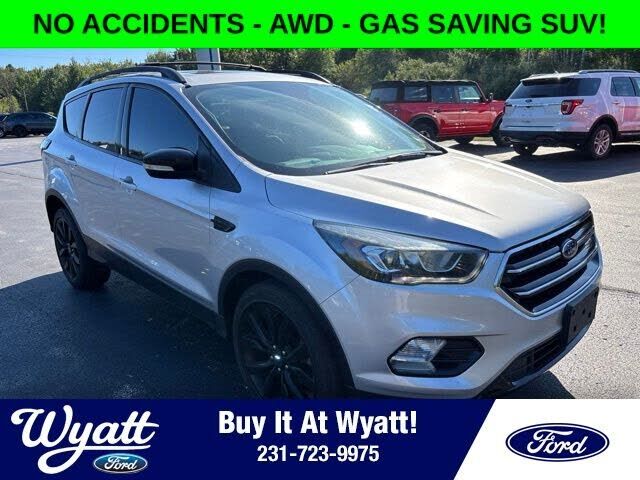 2017 FORD Escape